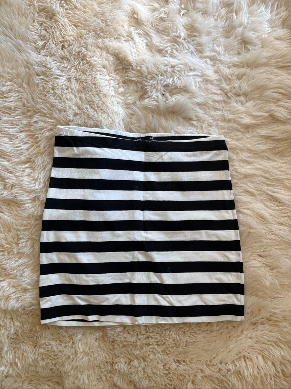 H&M Black and White Horizontal Stripe Mini Skirt